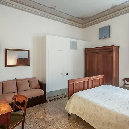 לינה וארוחת בוקר Casa Rovai