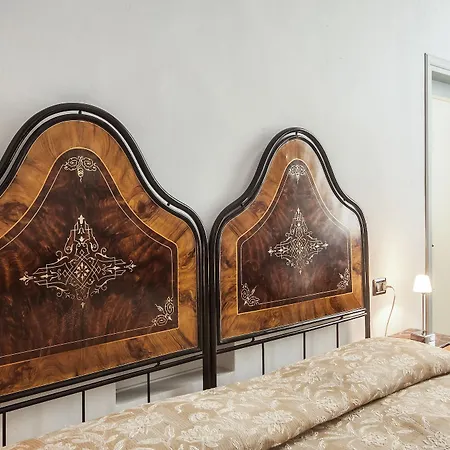 Bed and breakfast Casa Rovai 3*